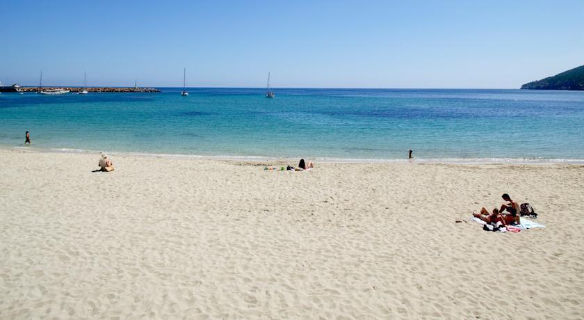 Apartamentos Bon Lloc Santa Eularia des Riu Buitenkant foto