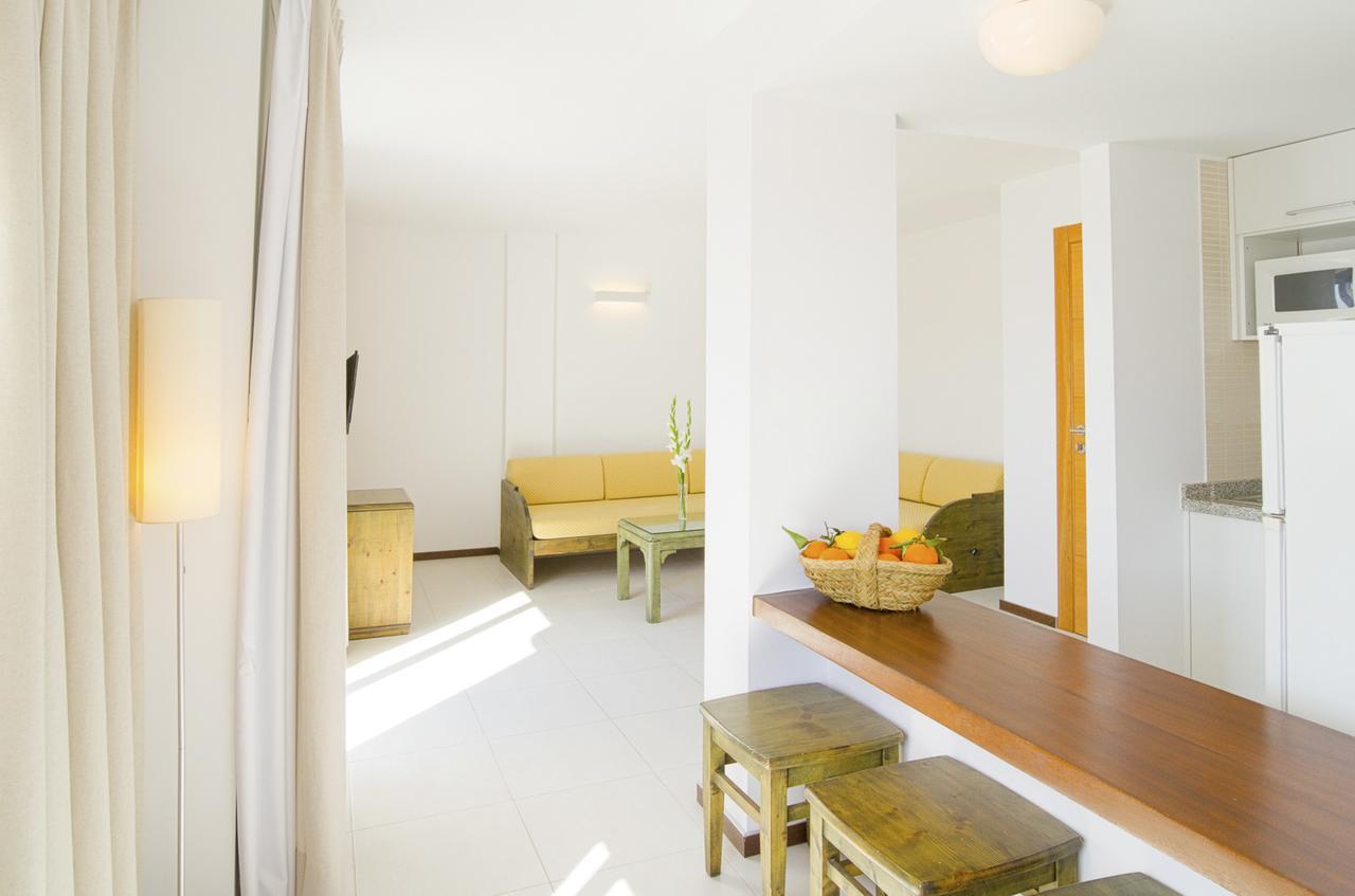 Apartamentos Bon Lloc Santa Eularia des Riu Buitenkant foto