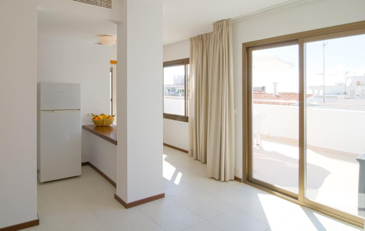 Apartamentos Bon Lloc Santa Eularia des Riu Buitenkant foto
