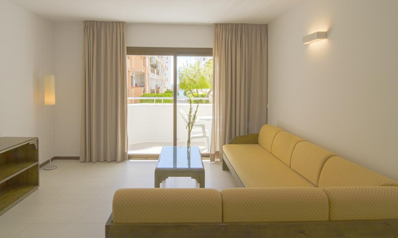 Apartamentos Bon Lloc Santa Eularia des Riu Buitenkant foto