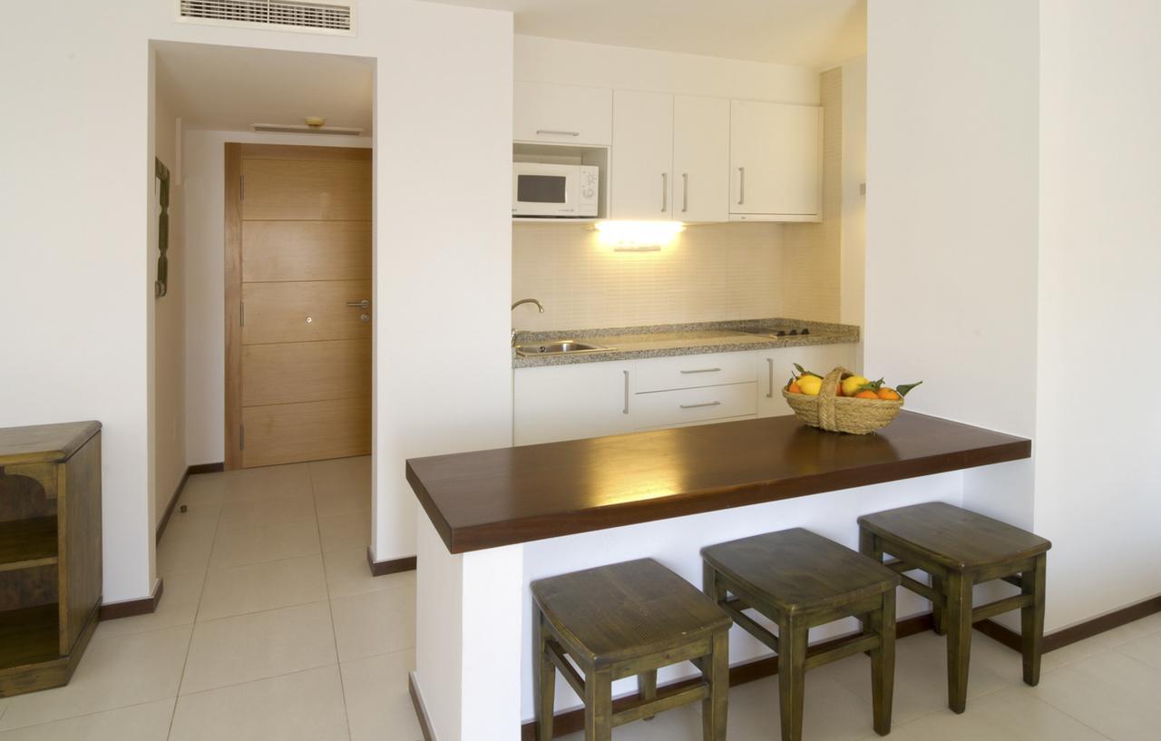 Apartamentos Bon Lloc Santa Eularia des Riu Buitenkant foto