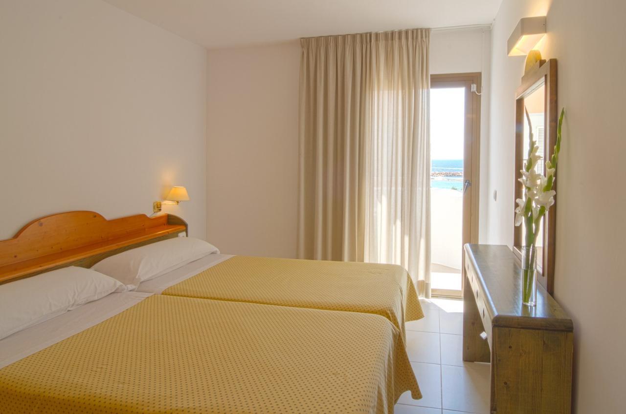 Apartamentos Bon Lloc Santa Eularia des Riu Buitenkant foto