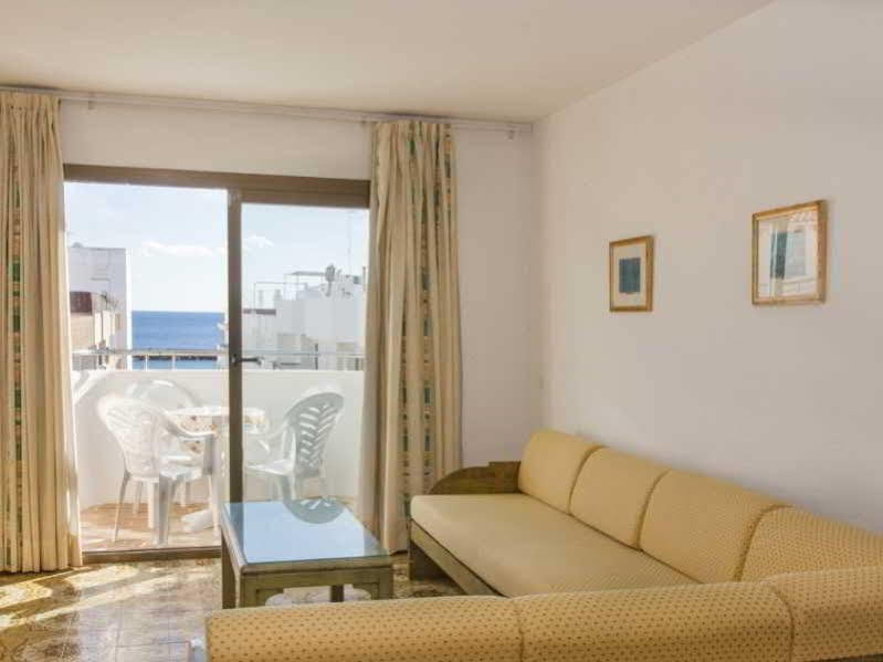 Apartamentos Bon Lloc Santa Eularia des Riu Buitenkant foto