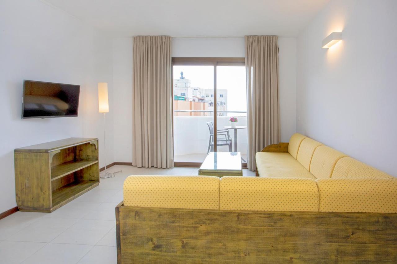 Apartamentos Bon Lloc Santa Eularia des Riu Buitenkant foto
